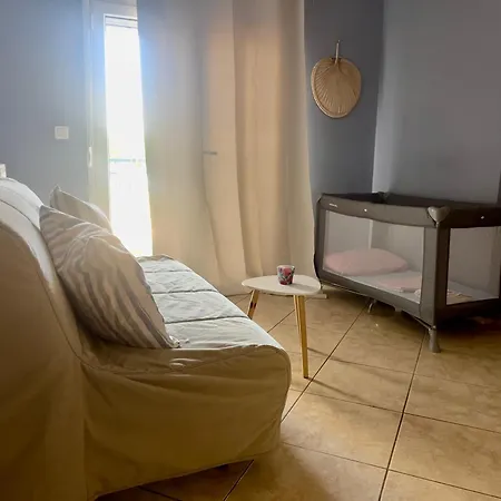 Appartement Giotas Near The Sea Artaki